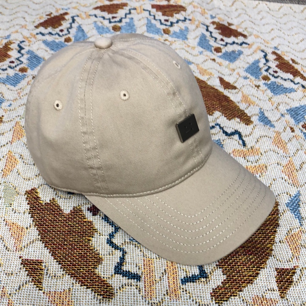 Acne Tan Hat Minimalist Design - Picture 6 of 6
